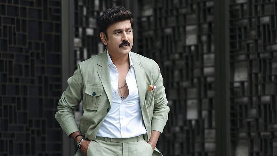 <div class="paragraphs"><p>60 ವರ್ಷ ವಯಸ್ಸಾದರೂ ಚಿರ ಯುವಕನಂತೆ ಕಾಣಿಸಿಕೊಂಡ ನಟ ರಮೇಶ್ ಅರವಿಂದ್</p></div>