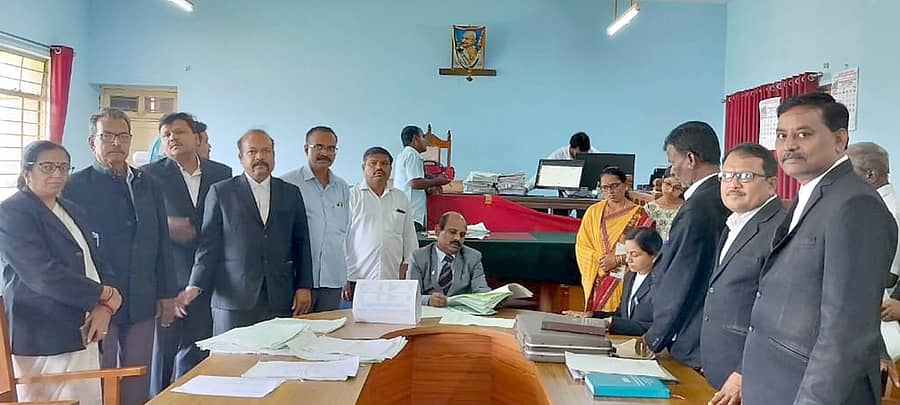 ಸವದತ್ತಿಯ ನ್ಯಾಯಾಲಯ ಸಂಕೀರ್ಣದಲ್ಲಿ ರಾಷ್ಟ್ರೀಯ ಲೋಕ ಅದಾಲತ್ ನಡೆಯಿತು