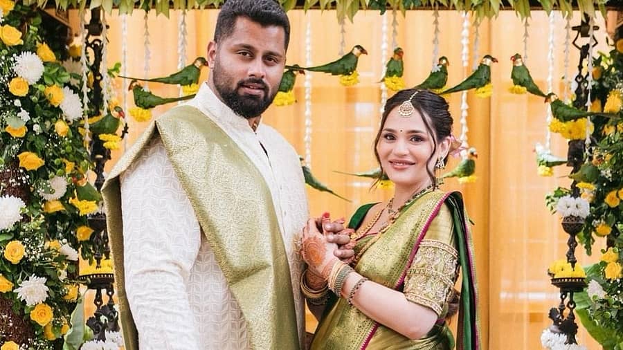 <div class="paragraphs"><p> ಜ್ಯೂನಿಯರ್ ರೆಬಲ್ ಸ್ಟಾರ್ ಅಭಿಷೇಕ್ ಅಂಬರೀಶ್ ಅವರ ಪತ್ನಿ ಅವಿವಾ ಬಿದ್ದಪ್ಪ ಅವರ ಸೀಮಂತ ಕಾರ್ಯಕ್ರಮ ಅದ್ದೂರಿಯಾಗಿ ನಡೆದಿದೆ</p></div>