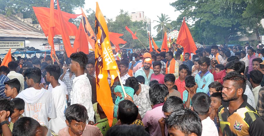 ಹಗರಿಬೊಮ್ಮನಹಳ್ಳಿಯಲ್ಲಿ ಮಂಗಳವಾರ ಹಿಂದೂ ಮಹಾಗಣಪತಿಯ ವಿಸರ್ಜನೆ ಶೋಭಾಯಾತ್ರೆ ಜರುಗಿತು