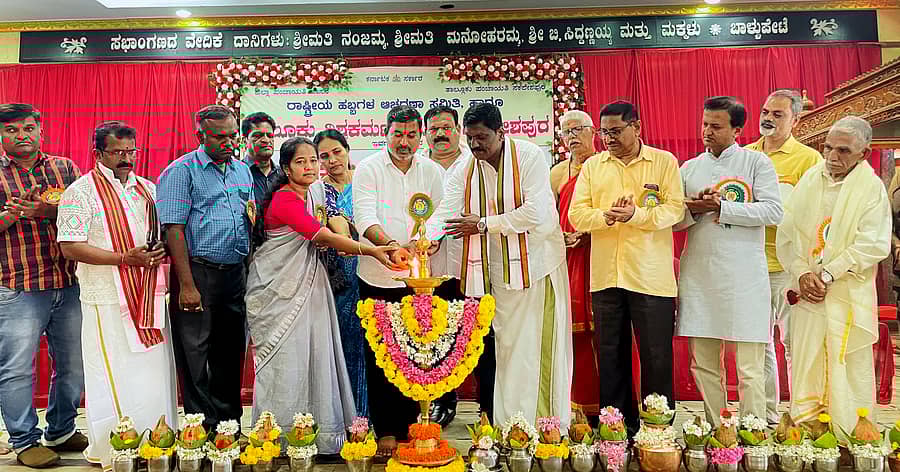 ಸಕಲೇಶಪುರದಲ್ಲಿ ಮಂಗಳವಾರ ನಡೆದ ವಿಶ್ವಕರ್ಮ ಜಯಂತಿಯನ್ನು ಶಾಸಕ ಸಿಮೆಂಟ್ ಮಂಜು ಉದ್ಘಾಟಿಸಿದರು