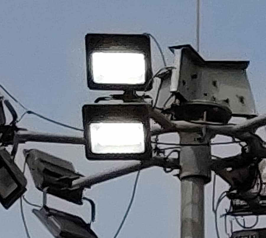 ಲಿಂಗಸುಗೂರು ತಾಲ್ಲೂಕು ಕಸಬಾಲಿಂಗಸುಗೂರಲ್ಲಿ ತಿಂಗಳಿಂದ ಅಹೋರಾತ್ರಿ ಬೆಳಗುತ್ತಿರುವ ಹೈಮಾಸ್ಟ್ ಬೀದಿದೀಪ