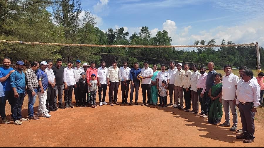 ಉಳ್ಳಾಲ ದಸರಾ ಕ್ರೀಡಾಕೂಟವನ್ನು ಪ್ರದೀಪ್ ಡಿಸೋಜ ಉದ್ಘಾಟಿಸಿದರು