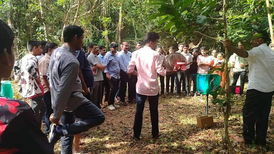 ಕಿನ್ನಿಗೋಳಿಯ ಕೋಸ್ಟಲ್ ಹನಿ ಬೀ ಫಾರ್ಮ್ನಲ್ಲಿ ಜೇನು ಕೃಷಿ ತರಬೇತಿ ಕಾರ್ಯಕ್ರಮ ನಡೆಯಿತು