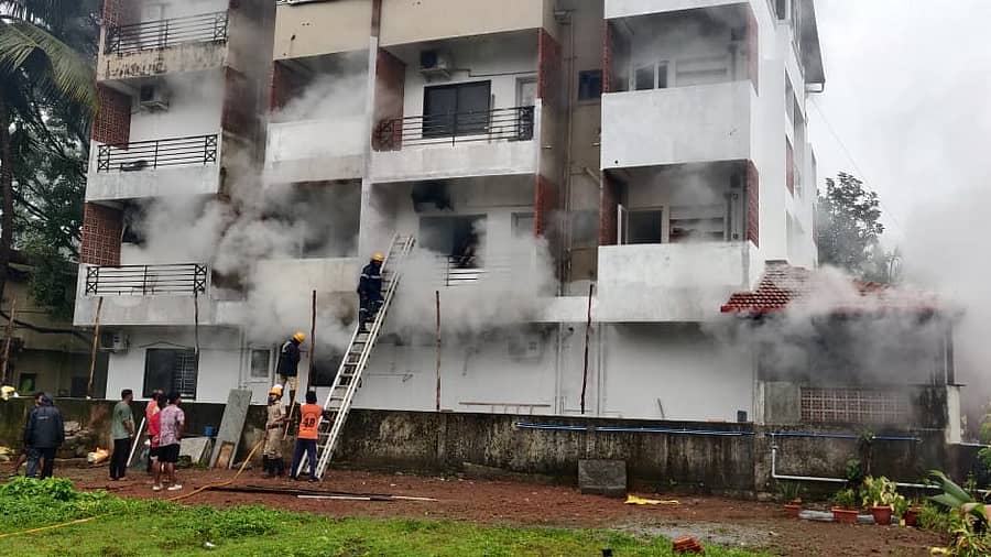 <div class="paragraphs"><p>ಧನ್ವಂತರಿ ಆಯುರ್ವೇದ ಆಸ್ಪತ್ರೆ</p></div>