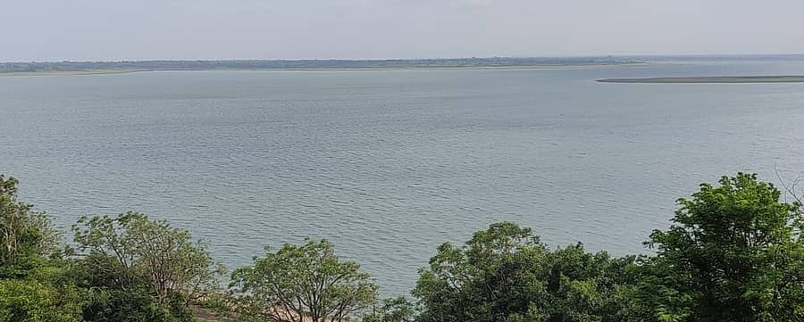 <div class="paragraphs"><p>ಸವದತ್ತಿ ತಾಲ್ಲೂಕಿನ ನವಿಲುತೀರ್ಥ ಜಲಾಶಯದ ಬಳಿ ಮೈದುಂಬಿಕೊಂಡು ಕಂಗೊಳಿಸುತ್ತಿರುವ ಮಲಪ್ರಭಾ ನದಿ </p></div>