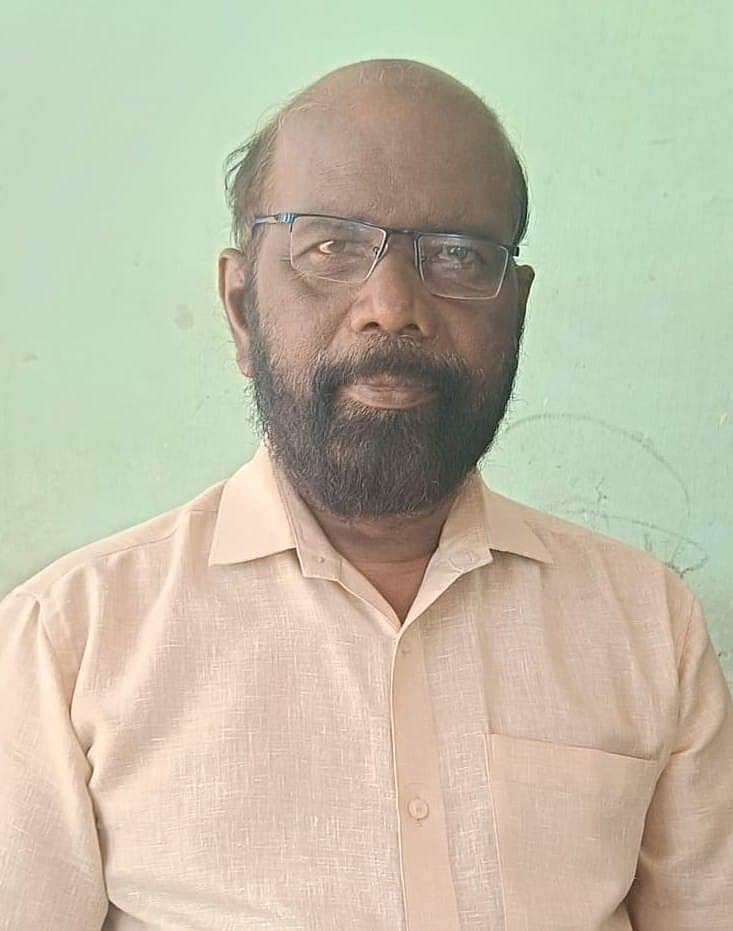 ರಾಧಾಕೃಷ್ಣ ಕೆ.ಉಳಿಯತ್ತಡ್ಕ, ಕಾಸರಗೋಡು