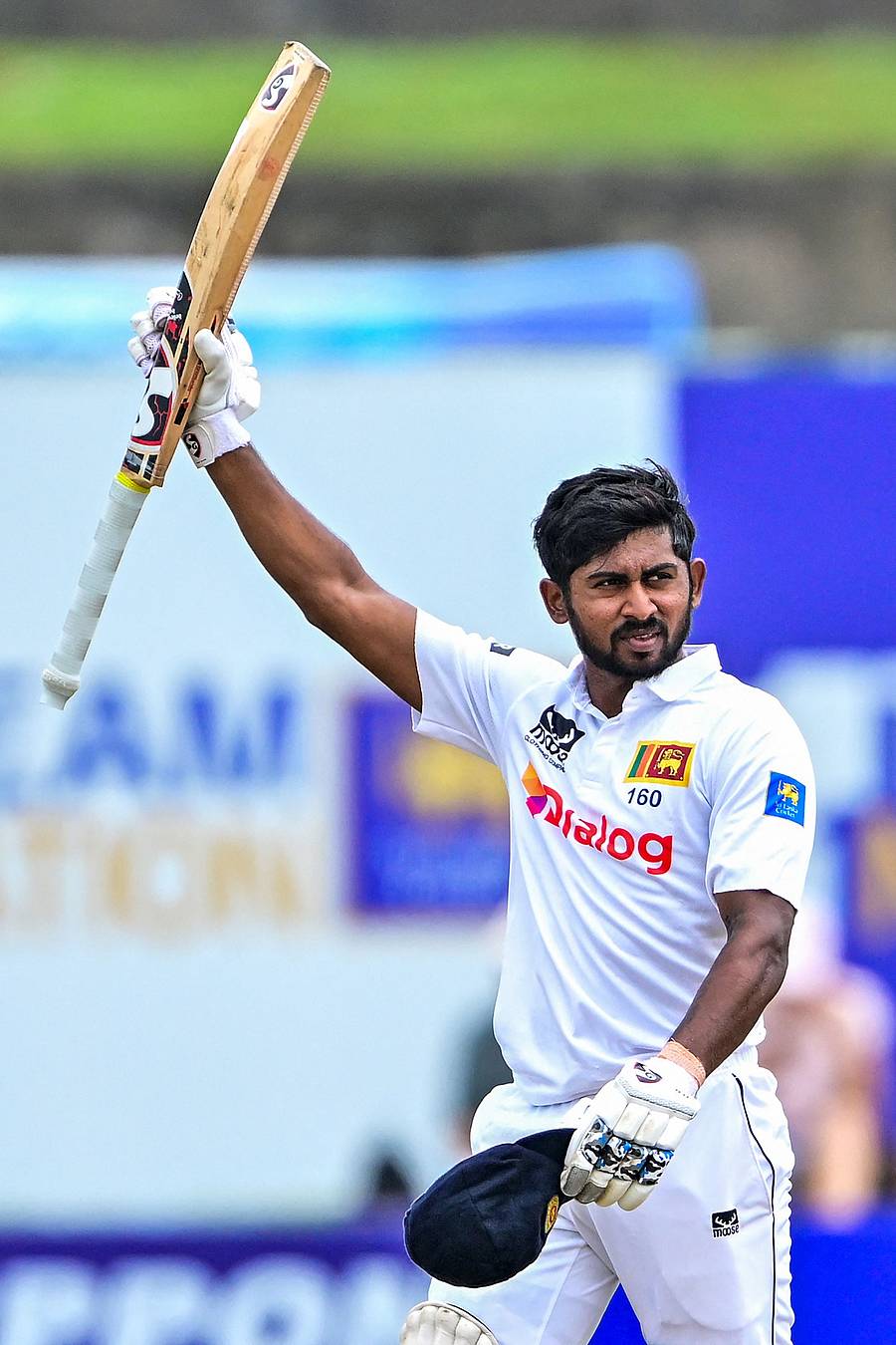 ಸಂಭ್ರಮ... ಕಮಿಂದು ಮೆಂಡಿಸ್ ಶತಕ ದಾಟಿದ ಸಂಭ್ರಮದಲ್ಲಿ....
ಎಎಫ್ಪಿ ಚಿತ್ರ