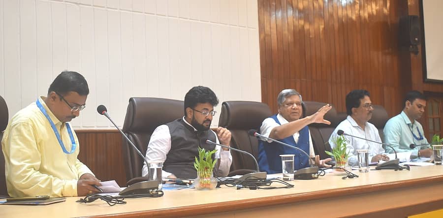 ಬೆಳಗಾವಿಯಲ್ಲಿ ನಡೆದ ಜಿಲ್ಲಾ ಮಟ್ಟದ ಬ್ಯಾಂಕರುಗಳ ಸಭೆಯಲ್ಲಿ ಸಂಸದ ಜಗದೀಶ ಶೆಟ್ಟರ್‌ ಮಾತನಾಡಿದರು