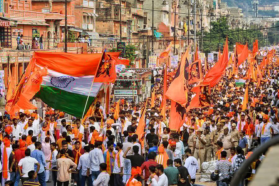 ಜೈಪುರದಲ್ಲಿ ಮುಸ್ಲಿಂ ಸಮುದಾಯದವರು ಹೆಚ್ಚಿರುವ ಪ್ರದೇಶಗಳಲ್ಲಿ ಭಾನುವಾರ ಹಿಂದೂ ರಾಷ್ಟ್ರ ರ್ಯಾಲಿ ನಡೆಯಿತು –ಪಿಟಿಐ ಚಿತ್ರ