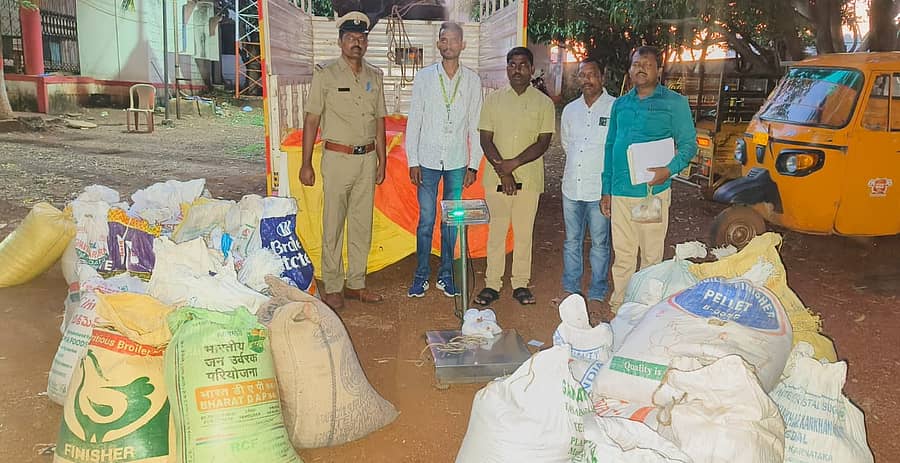 ಚಿಟಗುಪ್ಪ ತಾಲ್ಲೂಕಿನ ಬೇಮಳಖೇಡಾ ಪೊಲೀಸ್ ಠಾಣೆ ವ್ಯಾಪ್ತಿಯಲ್ಲಿ ಪಡಿತರ ಅಕ್ಕಿ ಜಪ್ತಿ ಮಾಡಿರುವುದು