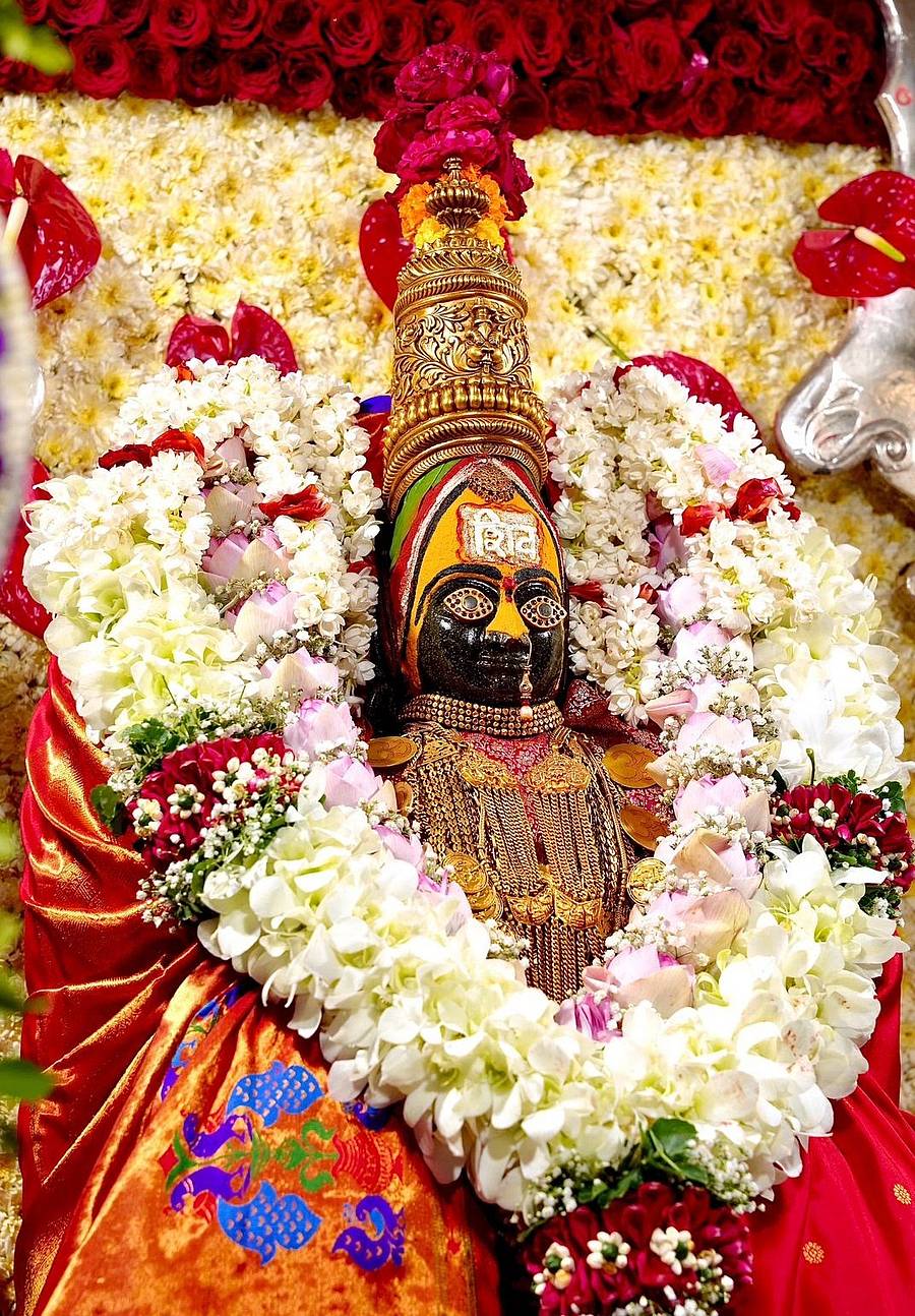 ತುಳಜಾ ಭವಾನಿ ದೇವಿಯ ಮೂರ್ತಿ