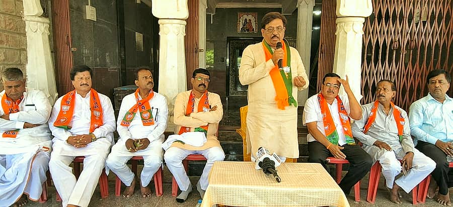 ಬೀಳಗಿ ತಾಲ್ಲೂಕಿನ ಬಿಸನಾಳ ಗ್ರಾಮದಲ್ಲಿ ಮಂಗಳವಾರ ನಡೆದ ಬಿಜೆಪಿ ಸದಸ್ಯತ್ವ ಅಭಿಯಾನದಲ್ಲಿ ಬಿಜೆಪಿ ರಾಜ್ಯ ಉಪಾಧ್ಯಕ್ಷ ಮುರುಗೇಶ ನಿರಾಣಿ ಮಾತನಾಡಿದರು