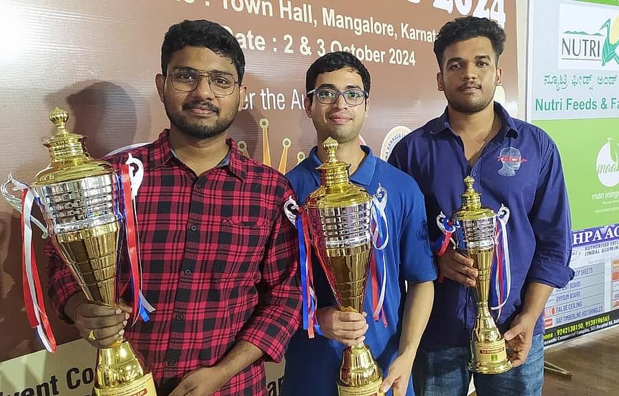 ಪ್ರಶಸ್ತಿ ಗೆದ್ದ ವಿಯಾನಿ ಆ್ಯಂಟೊನಿಯೊ (ಮಧ್ಯೆ), ರನ್ನರ್ ಅಪ್ ಸಾಯ್ ಅಗ್ನಿ ಜೀವಿತೇಶ್ (ಎಡ) ಮತ್ತು 3ನೇ ಸ್ಥಾನ ಗಳಿಸಿದ ಮಾರ್ತಾಂಡನ್