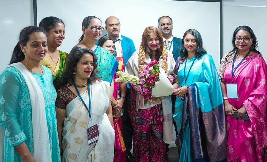 ನಗರದಲ್ಲಿ ಶನಿವಾರ ನಡೆದ ಸಿನಿಮೇಟ್ಸ್ ಕಾರ್ಯಕ್ರಮದಲ್ಲಿ ನಟಿ ಪ್ರಿಯಾಂಕಾ ಉಪೇಂದ್ರ ಅವರನ್ನು ಸನ್ಮಾನಿಸಲಾಯಿತು