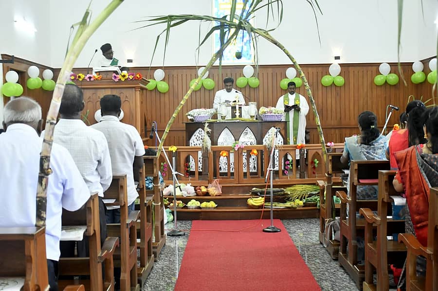 ಚರ್ಚ್ ಆಫ್ ಸೌತ್ ಇಂಡಿಯಾದ ದಕ್ಷಿಣ ಪ್ರಾಂತ್ಯದ ಸುಂಟಿಕೊಪ್ಪದಲ್ಲಿರುವ ಇಮ್ಯಾನುವೆಲ್ ದೇವಾಲಯದಲ್ಲಿ ವಾರ್ಷಿಕ ಬೆಳೆ ಹಬ್ಬ ಭಾನುವಾರ ಶ್ರದ್ಧಾಭಕ್ತಿಯಿಂದ ನಡೆಯಿತು