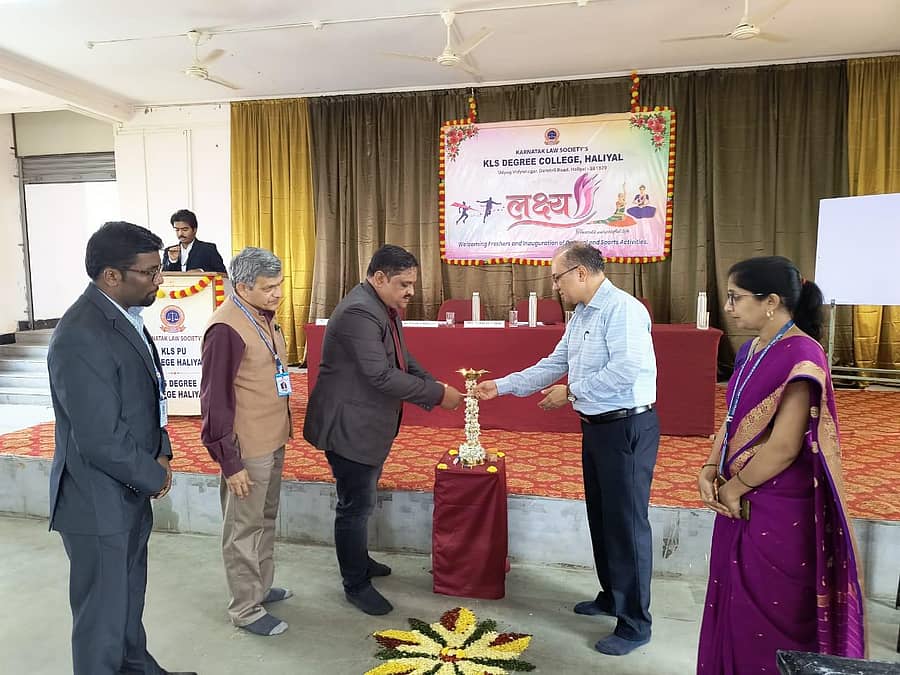 ಹಳಿಯಾಳದ ಕೆ.ಎಲ್ ಎಸ್. ಬಿಸಿಎ ಮತ್ತು ಬಿಕಾಂ ಮಹಾವಿದ್ಯಾಲಯದ ಸಾಂಸ್ಕೃತಿಕ ಹಾಗೂ ಕ್ರೀಡಾ ಚಟುವಟಿಕೆಗಳ ಪ್ರಾರಂಭೋತ್ಸವ ‘ಲಕ್ಷ್ಯ್-2024‘ ಕಾರ್ಯಕ್ರಮವನ್ನು ಗಣ್ಯರು ಉದ್ಘಾಟಿಸಿದರು