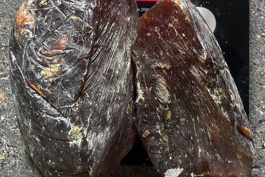 ಆರೋಪಿಗಳಿಂದ ವಶಪಡಿಸಿಕೊಂಡಿರುವ ತಿಮಿಂಗಿಲದ ವಾಂತಿ