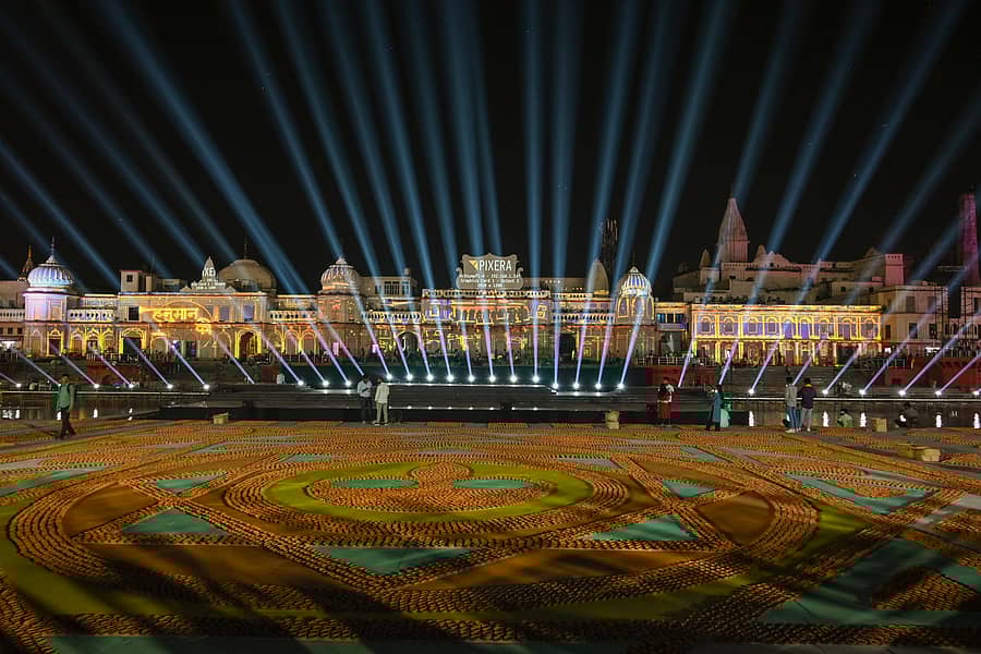 ದೀಪಾವಳಿ ಹಬ್ಬದ ಸಂದರ್ಭ ಅಯೋಧ್ಯೆಯ ‘ರಾಮ್ ಕಿ ಪೈದಿ’ಗೆ ದೀಪಾಲಂಕಾರ ಮಾಡಲಾಗಿದೆ