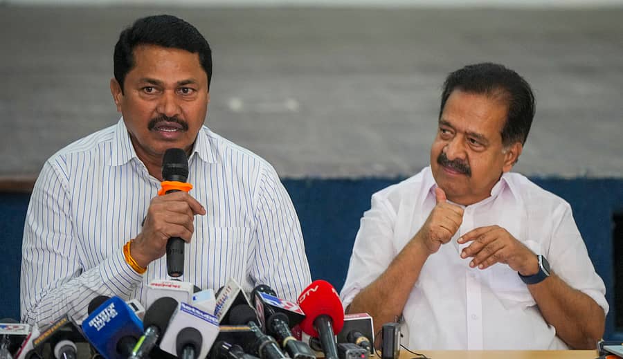 <div class="paragraphs"><p>ಎಂಪಿಸಿಸಿ ಅಧ್ಯಕ್ಷ ನಾನಾ ಪಟೋಲೆ ಅವರು ಎಐಸಿಸಿ ಪ್ರಧಾನ ಕಾರ್ಯದರ್ಶಿ ರಮೇಶ್ ಚೆನ್ನಿತ್ತಲ ಅವರ ಜೊತೆ ಪತ್ರಿಕಾಗೋಷ್ಠಿಯಲ್ಲಿ ಮಾತನಾಡಿದರು. </p></div>