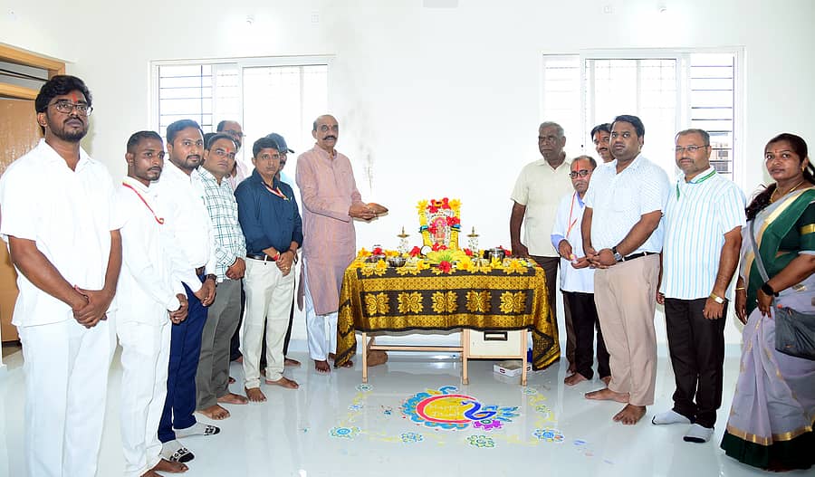 ರಾಮದುರ್ಗದ ಸರ್ಕಾರಿ ಆಸ್ಪತ್ರೆಯಲ್ಲಿ ನೂತನವಾಗಿ ನಿರ್ಮಿಸಿದ ಹೈಟೆಕ್‌ ಪ್ರಯೋಗಾಲಯವನ್ನು ವಿಧಾನಸಭೆಯ ಮುಖ್ಯ ಸಚೇತಕ ಅಶೋಕ ಪಟ್ಟಣ ಉದ್ಘಾಟಿಸಿದರು