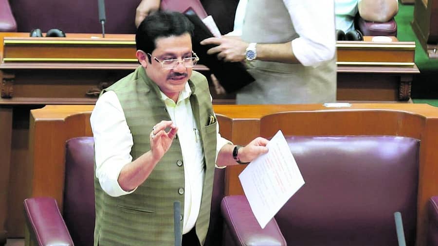 <div class="paragraphs"><p>ಬೆಳಗಾವಿ ಸುವರ್ಣಸೌಧದಲ್ಲಿ ನಡೆಯುತ್ತಿರುವ ವಿಧಾನ ಸಭೆಯಲ್ಲಿ ಸಚಿವ ಬಿ.ಝಡ್.ಜಮೀರ್ ಅಹಮದ್ ಖಾನ್ ಮಾತನಾಡಿದರು</p></div>