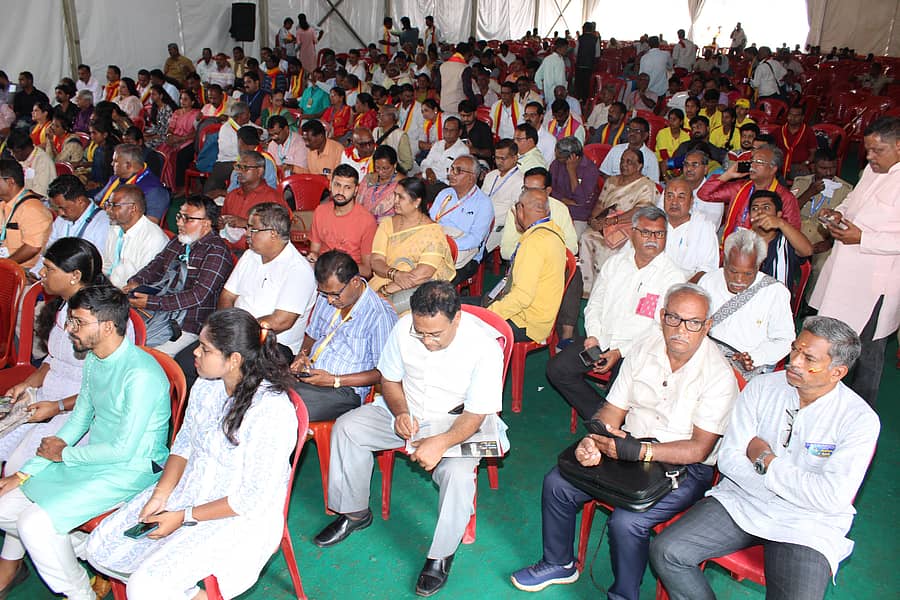 ಕರ್ನಾಟಕ ಚಕ್ರವರ್ತಿ ಚಿಕ್ಕದೇವರಾಜ ಒಡೆಯರ್ ವೇದಿಕೆಯಲ್ಲಿ ಭಾನುವಾರ ನಡೆದ ‘ಪುನಶ್ಚೇತನವಾಗಬೇಕಿರುವ ಸಾಹಿತ್ಯ ಪ್ರಕಾರಗಳು’ ಗೋಷ್ಠಿಯಲ್ಲಿ ಪಾಲ್ಗೊಂಡಿದ್ದ ಸಾಹಿತ್ಯಪ್ರಿಯರು –ಪ್ರಜಾವಾಣಿ ಚಿತ್ರ