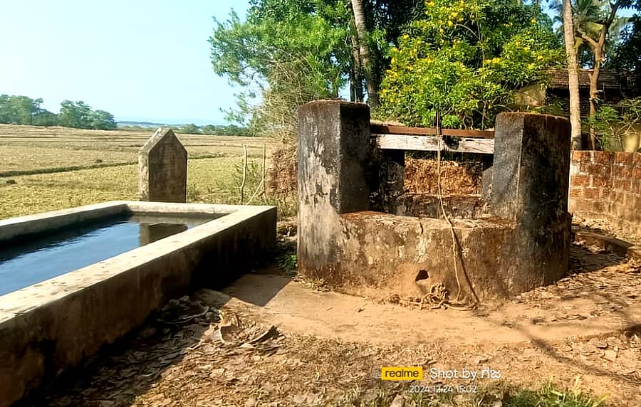 ಕುಮಟಾ ತಾಲ್ಲೂಕಿನ ಮದ್ಗುಣಿ ಗ್ರಾಮದ ಏಕೈಕ ಸರ್ಕಾರಿ ಕುಡಿಯವ ನೀರಿನ ಬಾವಿ