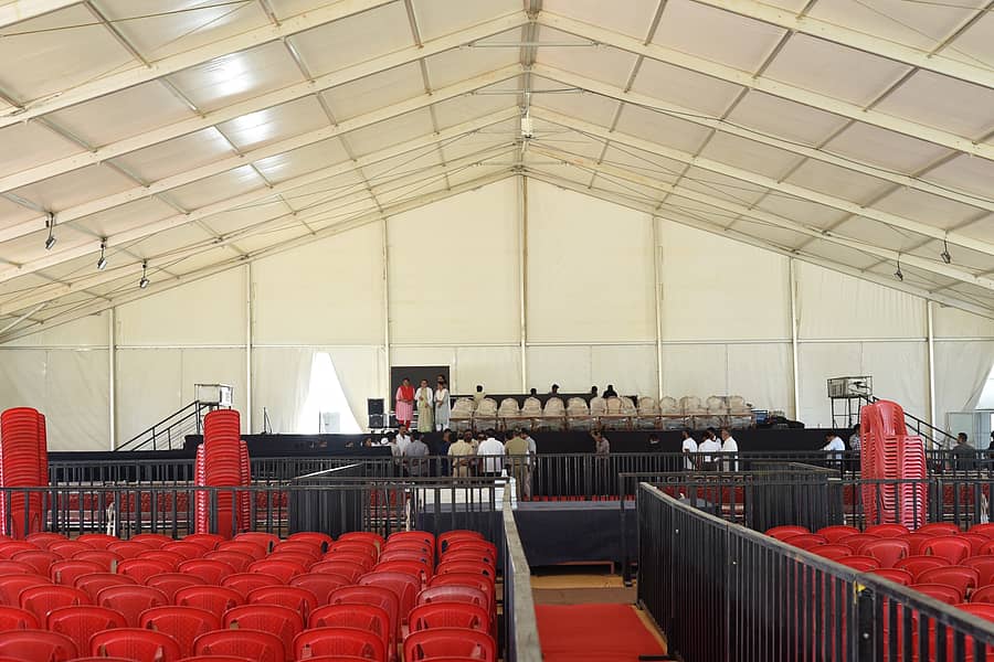 ದಾವಣಗೆರೆಯ ಬಾಪೂಜಿ ಎಂಬಿಎ ಕಾಲೇಜು ಮೈದಾನದಲ್ಲಿ ನಡೆಯಲಿರುವ ರಾಜ್ಯಮಟ್ಟದ ಯುವಜನೋತ್ಸವಕ್ಕೆ ಸಿದ್ಧವಾಗಿರುವ ಜರ್ಮನ್ ಟೆಂಟ್ ಸಭಾಂಗಣ