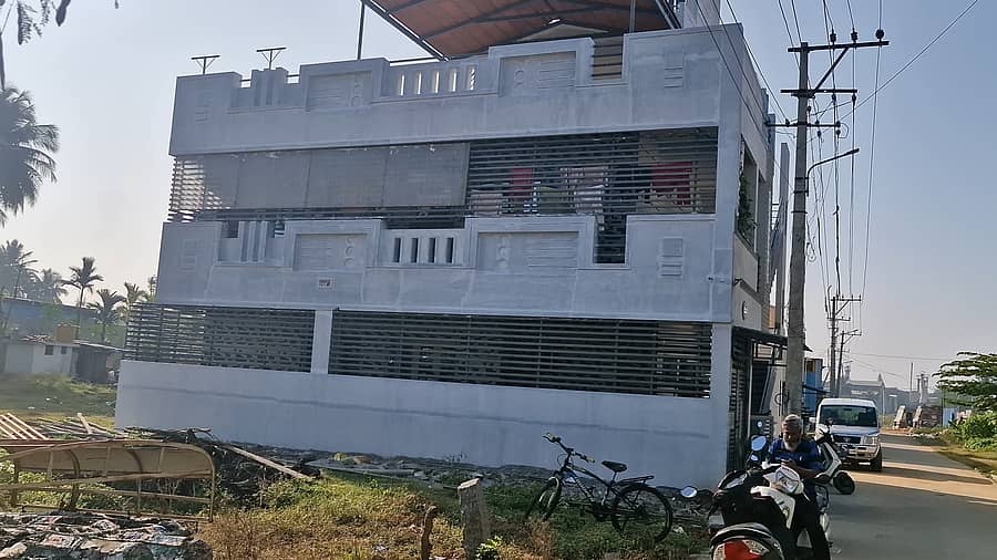 <div class="paragraphs"><p>ಲೋಕಾಯುಕ್ತ  ದಾಳಿ</p></div>