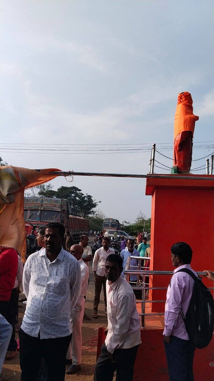 <div class="paragraphs"><p>ಬಸವಣ್ಣನವರ ಪುತ್ಥಳಿ</p></div>