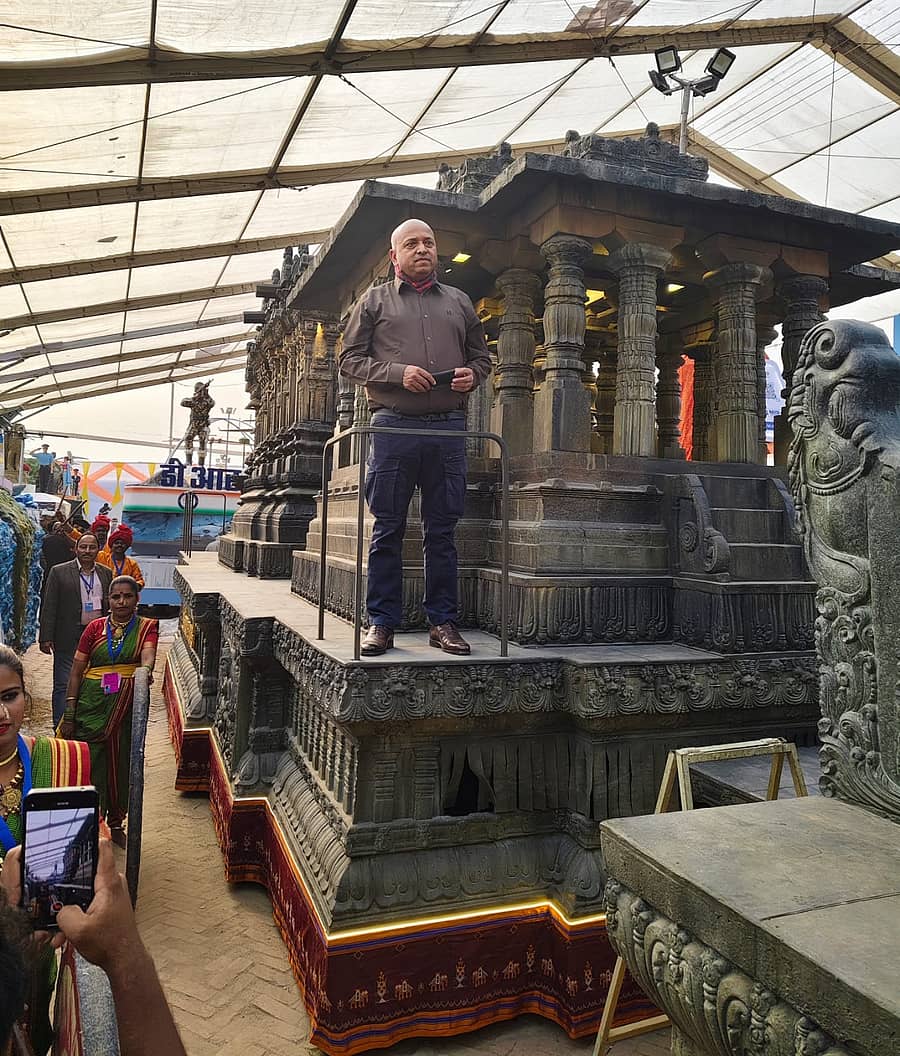 ಲಕ್ಕುಂಡಿ ಸ್ತಬ್ಧಚಿತ್ರದೊಂದಿಗೆ ಹೇಮಂತ್ ಎಂ.ನಿಂಬಾಳ್ಕರ್