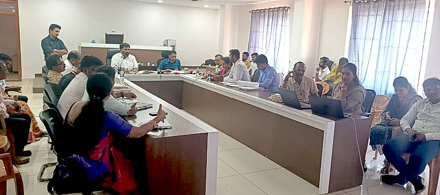 ಡಿ. ದೇವರಾಜ ಅರಸು ಅಭಿವೃದ್ಧಿ ನಿಗಮ, ಒಕ್ಕಲಿಗರ ಅಭಿವೃದ್ಧಿ ನಿಗಮ ಹಾಗೂ ಅಲ್ಪಸಂಖ್ಯಾತ ಅಭಿವೃದ್ಧಿ ನಿಗಮಮದ ಅಧಿಕಾರಿಗಳ ಸಭೆಯಲ್ಲಿ ಶಾಸಕ ಗುರುರಾಜ್ ಗಂಟಿಹೊಳೆ ಮಾತನಾಡಿದರು