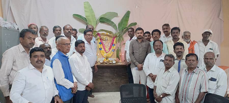 ಮಾಗಡಿ ತಾಲ್ಲೂಕು ಕಚೇರಿಯಲ್ಲಿ ತಾಲ್ಲೂಕು ಆಡಳಿತದಿಂದ ಮಡಿವಾಳ ಮಾಚಿದೇವ ಜಯಂತಿ ಆಚರಿಸಲಾಯಿತು