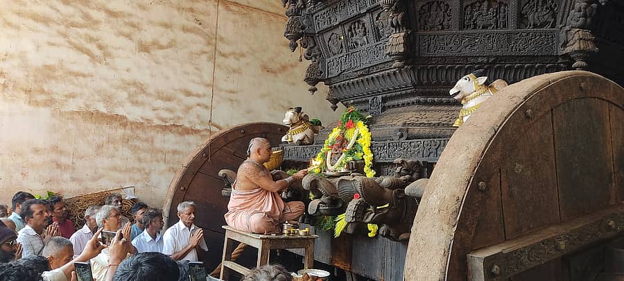 ಗೋಕರ್ಣದ ಮಹಾಬಲೇಶ್ವರ ದೇವರ ಮಹಾರಥಕ್ಕೆ ರಥಸಪ್ತಮಿಯ ದಿನದಂದು ಪೂಜೆ ಸಲ್ಲಿಸಲಾಯಿತು
