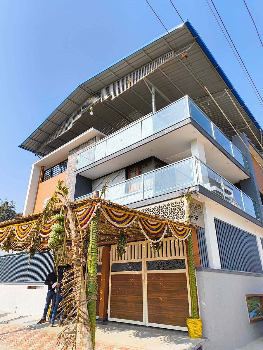 ಶಿವಮೊಗ್ಗದ ಗೋಪಿಶೆಟ್ಟಿಕೊಪ್ಪದಲ್ಲಿ ಅಕ್ರಮವಾಗಿ ಬಡ್ಡಿ ವಹಿವಾಟು ನಡೆಸುತ್ತಿದ್ದ ಆರೋಪದ ಮೇಲೆ ತುಂಗಾನಗರ ಠಾಣೆ ಪೊಲೀಸರು ದಾಳಿ ಮಾಡಿದ ದಾಮೋದರ್ ಮನೆ