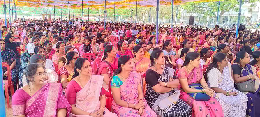 <div class="paragraphs"><p>ಕರ್ನಾಟಕ ರಾಜ್ಯ ಮಹಿಳಾ ದೌರ್ಜನ್ಯ ವಿರೋಧಿ ಒಕ್ಕೂಟದ ವತಿಯಿಂದ ಶನಿವಾರ ಹಮ್ಮಿಕೊಂಡಿದ್ದ ‘ಮಹಿಳಾ ಚೈತನ್ಯ ದಿನ’</p></div>