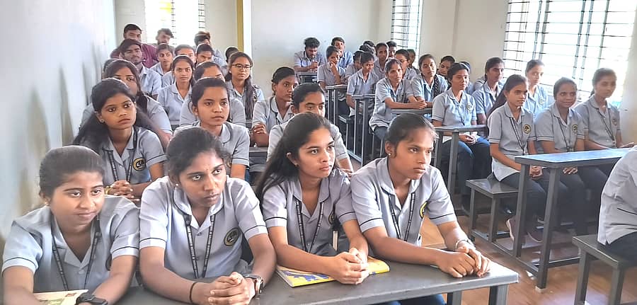 <div class="paragraphs"><p>ನರ್ಸಿಂಗ್‌ </p></div>