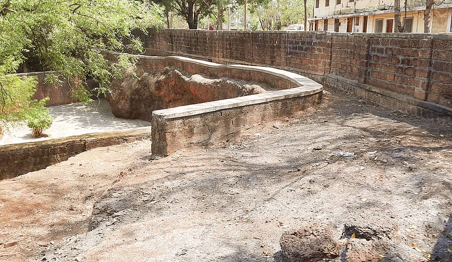 ಬಸವಕಲ್ಯಾಣದಲ್ಲಿನ ಶರಣ ವೀರಗೊಲ್ಲಾಳೇಶ್ವರ ಗವಿಯ ಪರಿಸರವನ್ನು ಸ್ವಚ್ಛಗೊಳಿಸಲಾಗಿದೆ