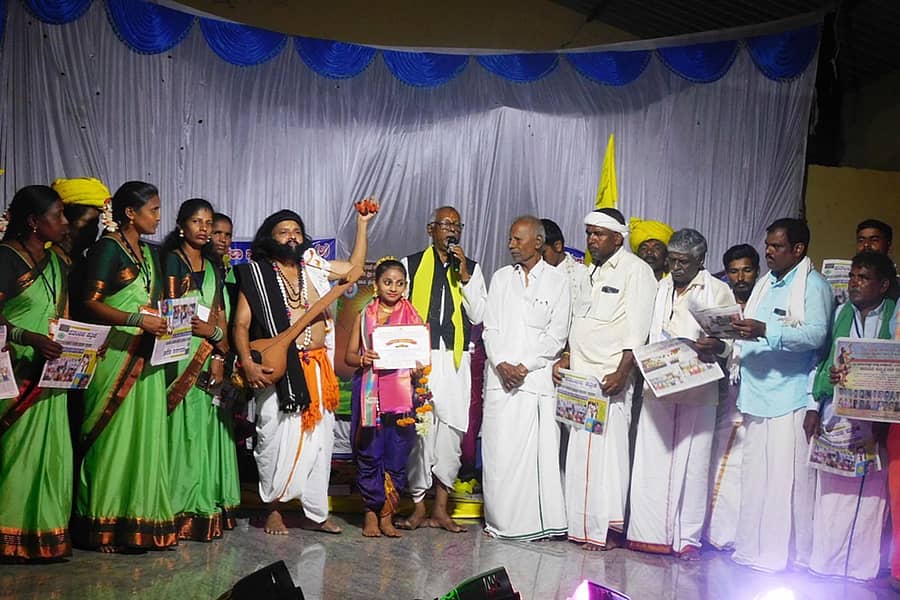 ನ್ಯಾಮತಿ ತಾಲ್ಲೂಕಿನ ಮಾದನಬಾವಿ ಗ್ರಾಮದಲ್ಲಿ ನಡೆದ ಯುವಜನಮೇಳದಲ್ಲಿ ಕನಕದಾಸರ ಕೀರ್ತನೆಗಳನ್ನು ಒಳಗೊಂಡ ನೃತ್ಯರೂಪಕ ಪ್ರದರ್ಶಿಸಲಾಯಿತು