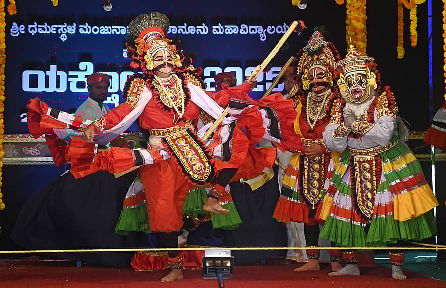 <div class="paragraphs"><p>‘ಯಕ್ಷೋತ್ಸವ’ದಲ್ಲಿ ನಿಟ್ಟೆ ಎನ್‌ಎಂಎಎಂ ಕಾಲೇಜು ವಿದ್ಯಾರ್ಥಿಗಳ ‘ತರಣಿಸೇನ ಕಾಳಗ’ದ ಭಾಗ&nbsp;&nbsp;&nbsp; </p></div>
