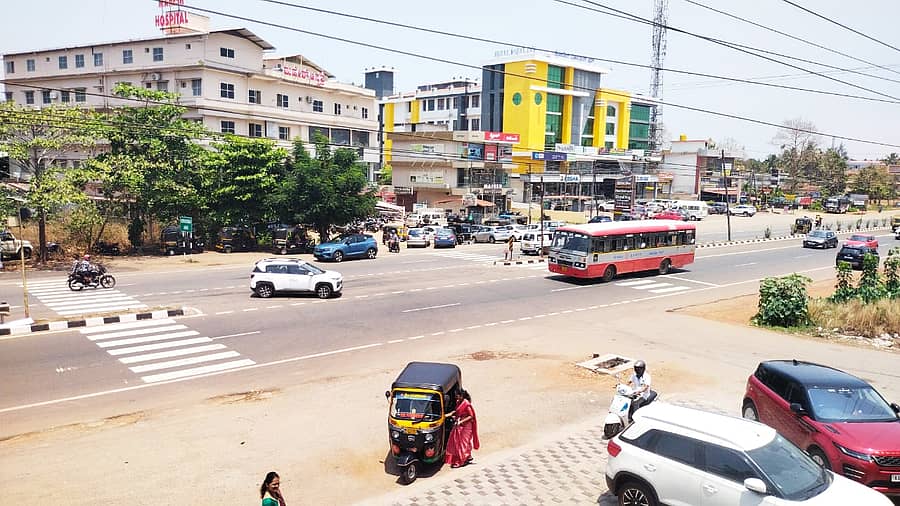 ಅಫಘಾತದ ತಾಣವಾಗುತ್ತಿರುವ ಬ್ರಹ್ಮಾವರದ ರಾಷ್ಟ್ರೀಯ ಹೆದ್ದಾರಿಯಲ್ಲಿರುವ ಯು ಟರ್ನ್ಗಳು .
