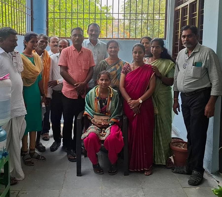 ಯಾದಗಿರಿ ನಗರದ ಬಾಲಕಿಯರ ಸರ್ಕಾರಿ ಪದವಿ ಪೂರ್ವ ಕಾಲೇಜಿನ ಕಲಾ ವಿಭಾಗದ ವಿದ್ಯಾರ್ಥಿನಿ ಗಂಗಿಮಾಳಮ್ಮ ಬುಗ್ಗಪ್ಪ ಅವರನ್ನು ಸನ್ಮಾನಿಸಲಾಯಿತು