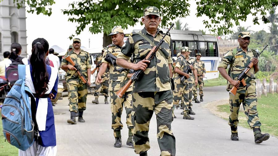 <div class="paragraphs"><p>ಸಹಜಸ್ಥಿತಿಯತ್ತ ಮರಳಿದ ಪಶ್ಚಿಮ ಬಂಗಾಳದ ಮುರ್ಶಿದಾಬಾದ್</p></div>