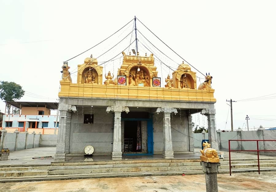 ನಾಗಮಂಗಲ ತಾಲ್ಲೂಕಿನ ದೊಡ್ಡಾಬಾಲ ಗ್ರಾಮದಲ್ಲಿ ನೆಲೆಸಿರುವ ಹುಚ್ಚಪ್ಪಸ್ವಾಮಿ ದೇವರ ನೂತನ ದೇವಾಲಯ