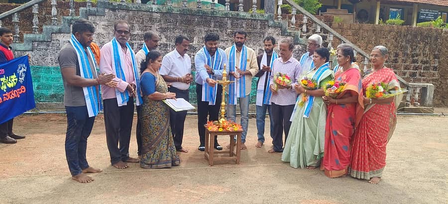 ಎಸ್‌ಡಿಎಂ ಕಾಲೇಜಿನ ರಾಷ್ಟ್ರೀಯ ಸೇವಾಯೋಜನಾ ಘಟಕದ ಅಧಿಕಾರಿ ಮಹೇಶ್ ಕುಮಾರ್ ಶೆಟ್ಟಿ ಕಾರ್ಯಕ್ರಮಕ್ಕೆ ಚಾಲನೆ ನೀಡಿದರು