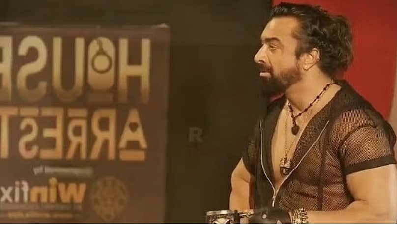 <div class="paragraphs"><p>ಅಜಾಜ್ ಖಾನ್</p></div>