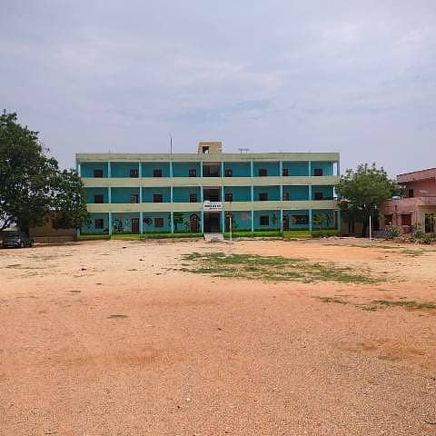 ವಡಗೇರಾ ಪಟ್ಟಣದ ಪ್ರೌಢಶಾಲೆಯ ಆವರಣದಲ್ಲಿ ಪಿಯು ಕಾಲೇಜು ಆರಂಭಿಲಾಗುತ್ತು.