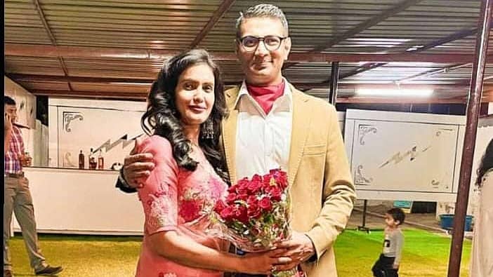 <div class="paragraphs"><p>ಕರ್ನಲ್ ಸೋಫಿಯಾ ಖುರೇಶಿ ಹಾಗೂ ಕರ್ನಲ್ ತಾಜುದ್ದೀನ್ ಬಾಗೇವಾಡಿ ದಂಪತಿ</p></div>