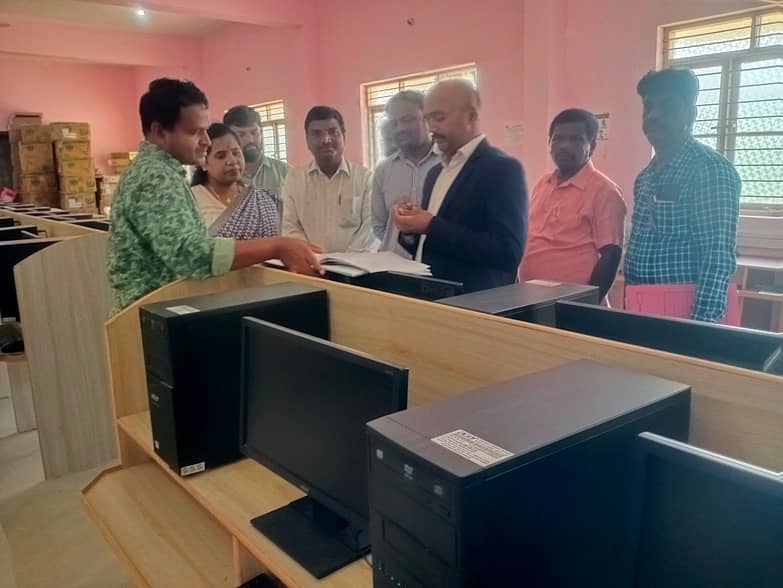 ಕುಣಿಗಲ್ ಸರ್ಕಾರಿ ಪ್ರಥಮದರ್ಜೆ ಕಾಲೇಜಿಗೆ ತಾಲ್ಲೂಕು ಉಸ್ತುವಾರಿ ಅಧಿಕಾರಿ ವಿಶ್ವನಾಥ್ ಭೇಟಿ ನೀಡಿ ಪರಿಶೀಲಿಸಿದರು. ತಹಶೀಲ್ದಾರ್ ರಶ್ಮೀ ಇದ್ದರು